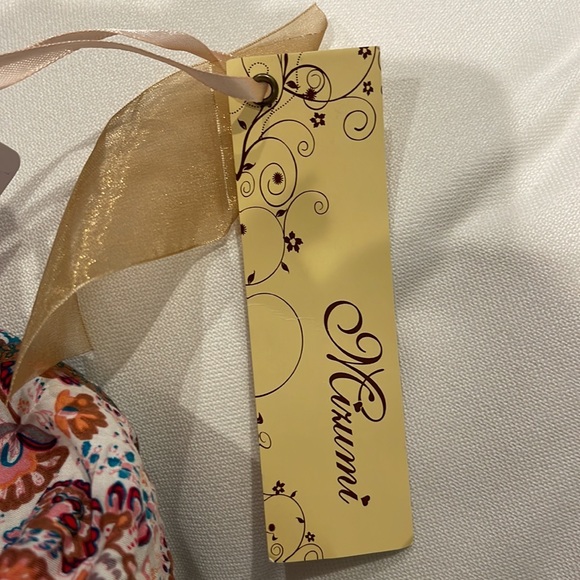 Mixumi NWT On/off shoulder Crop Top with Elastic. - Picture 5 of 6